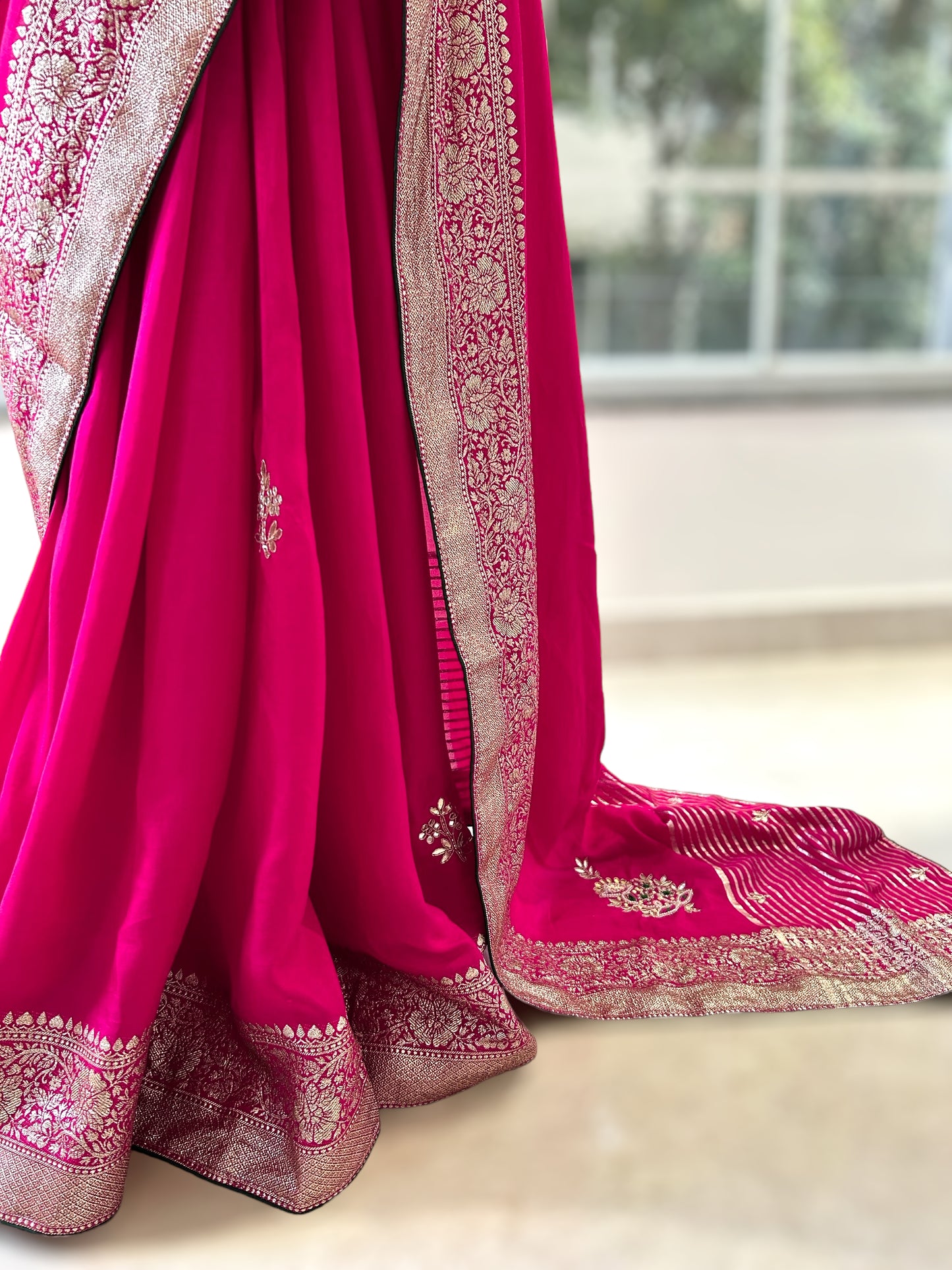 Pink motifs saree