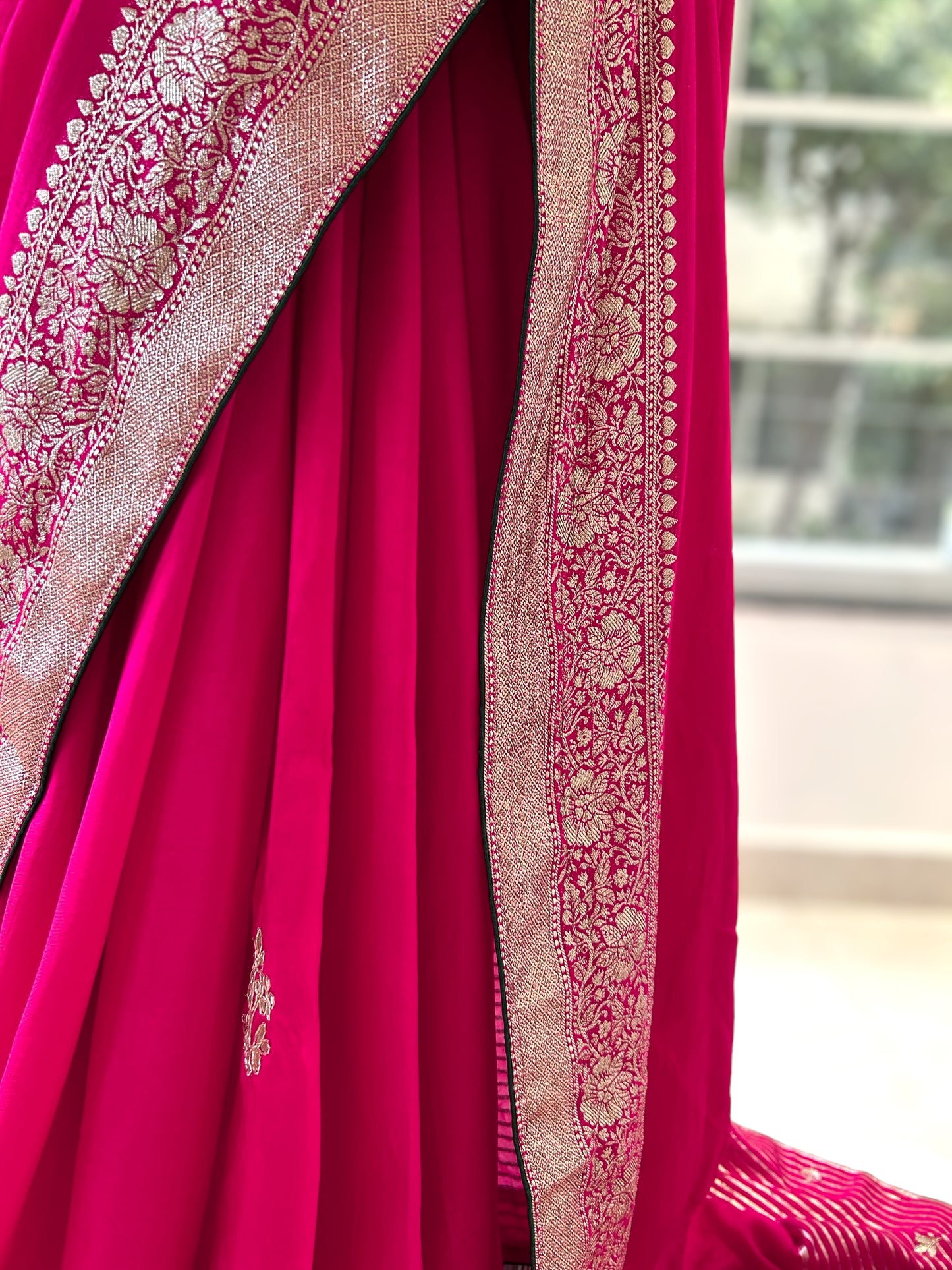 Pink motifs saree