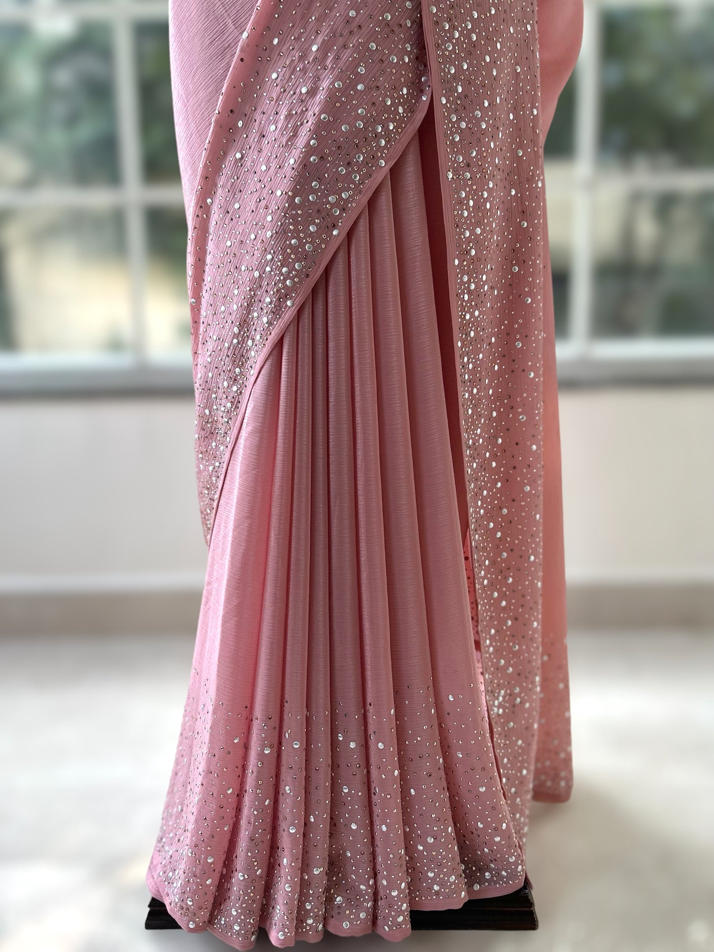 Starry sequins chiffon saree - Pink