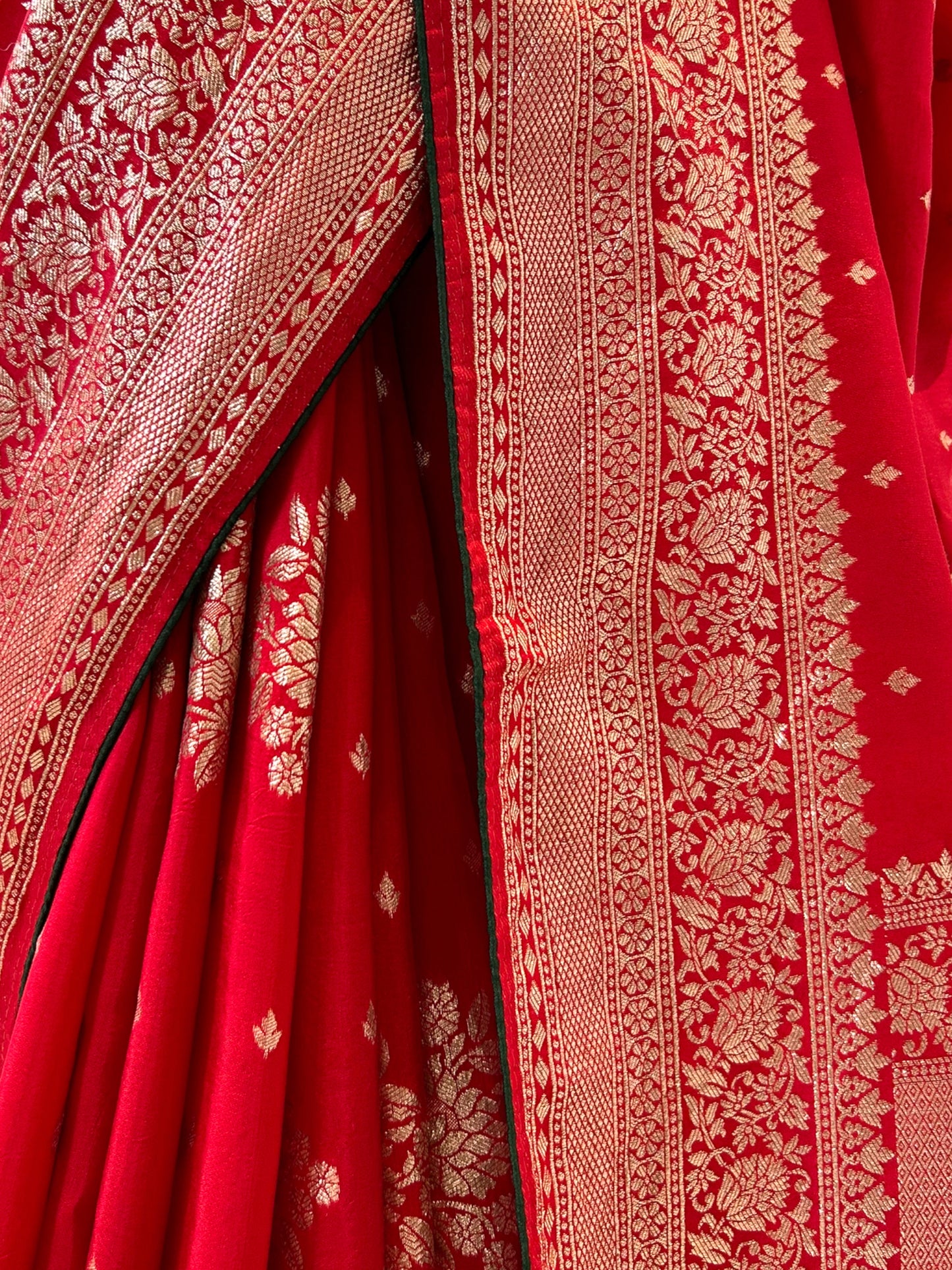 Red dola silk saree