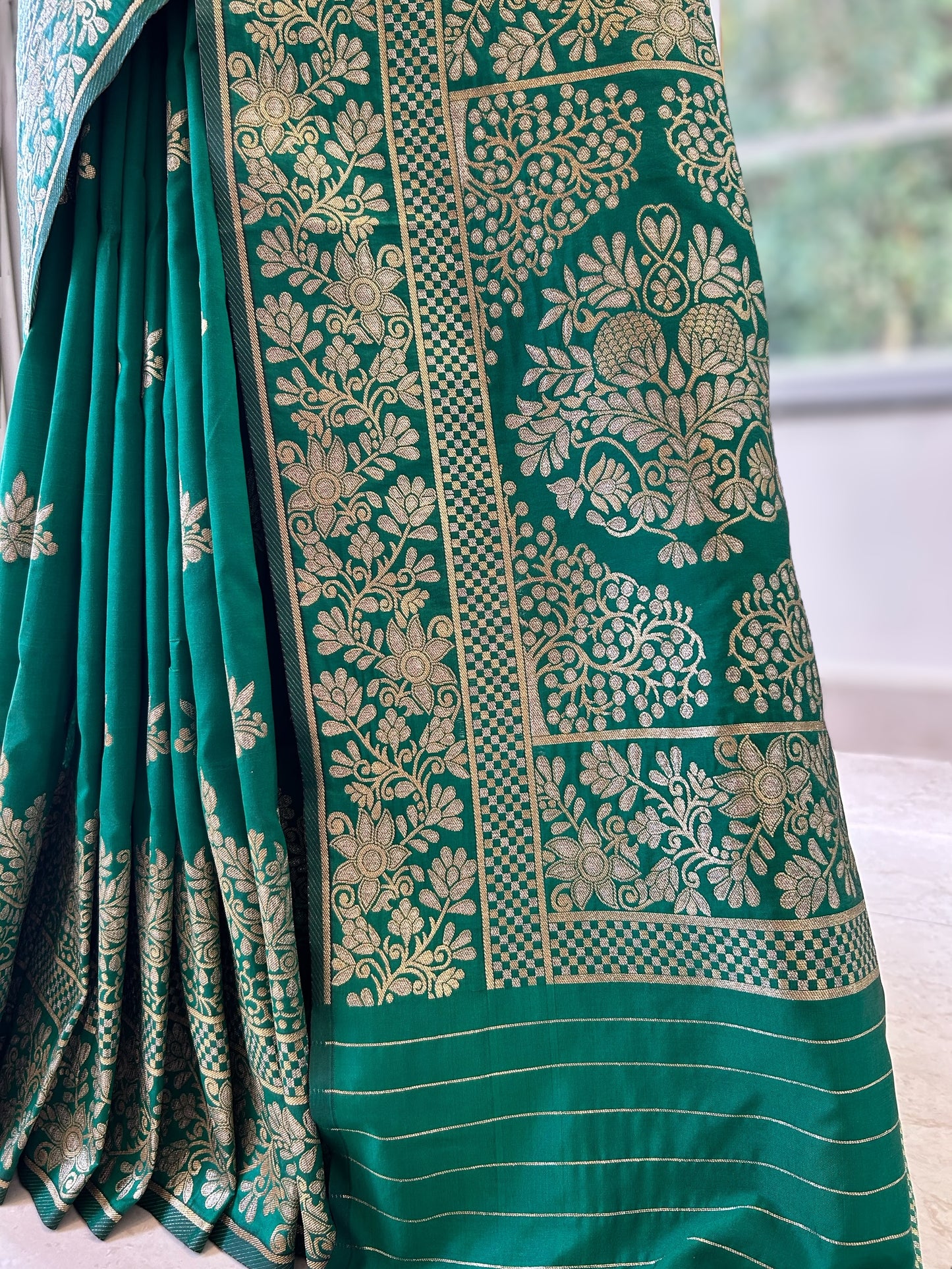 Zariwork soft silk saree - Green