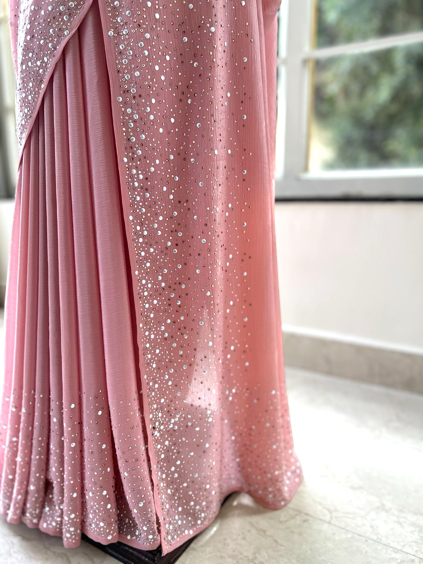 Starry sequins chiffon saree - Pink