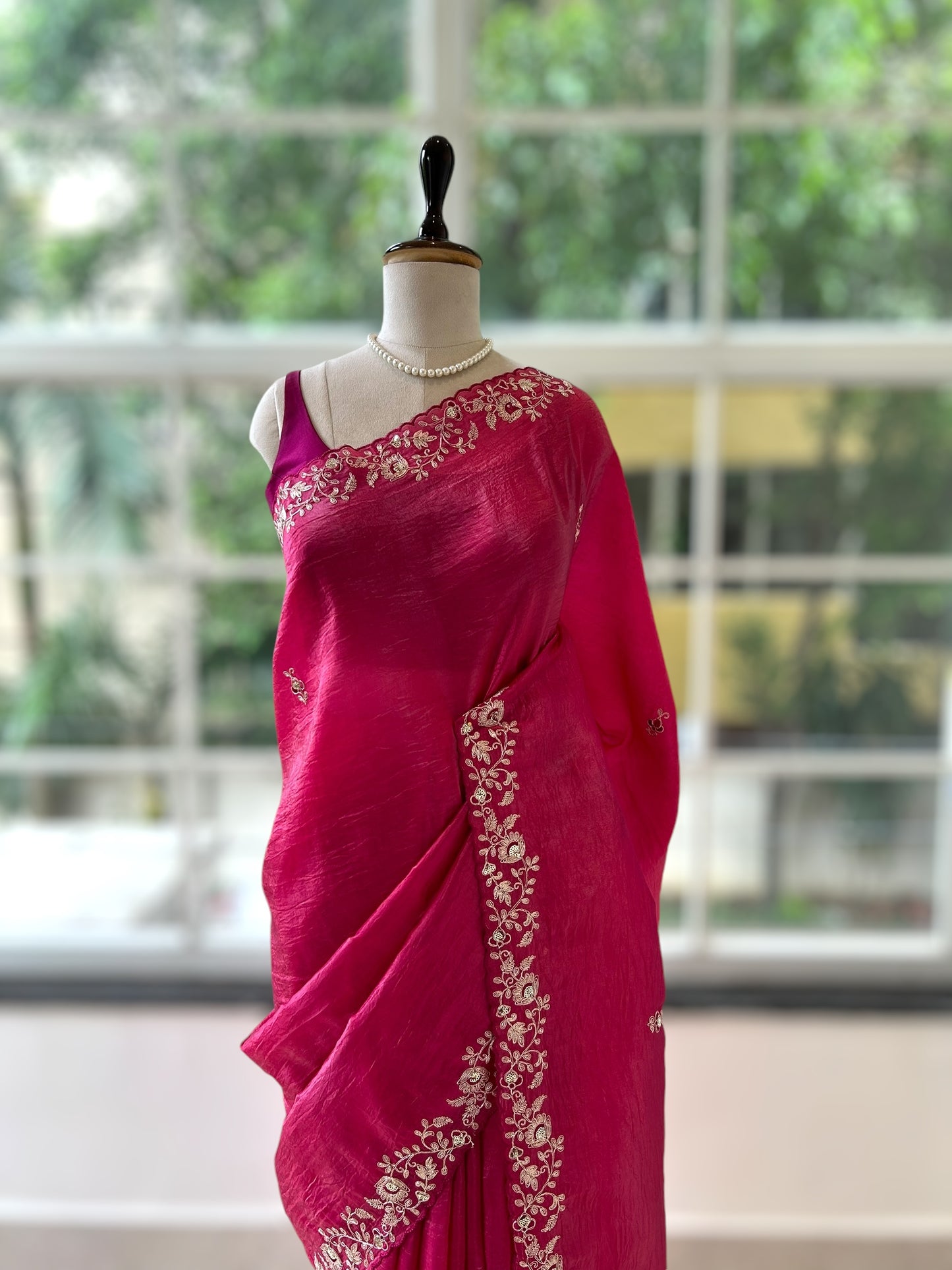 Aariwork crushed organza saree - Pink