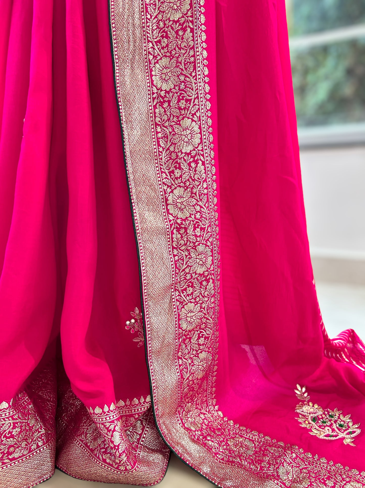 Pink motifs saree