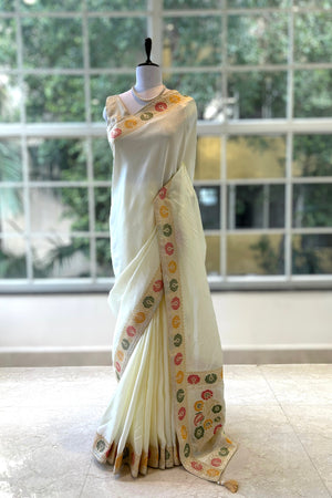 Plain pure dola silk saree - White