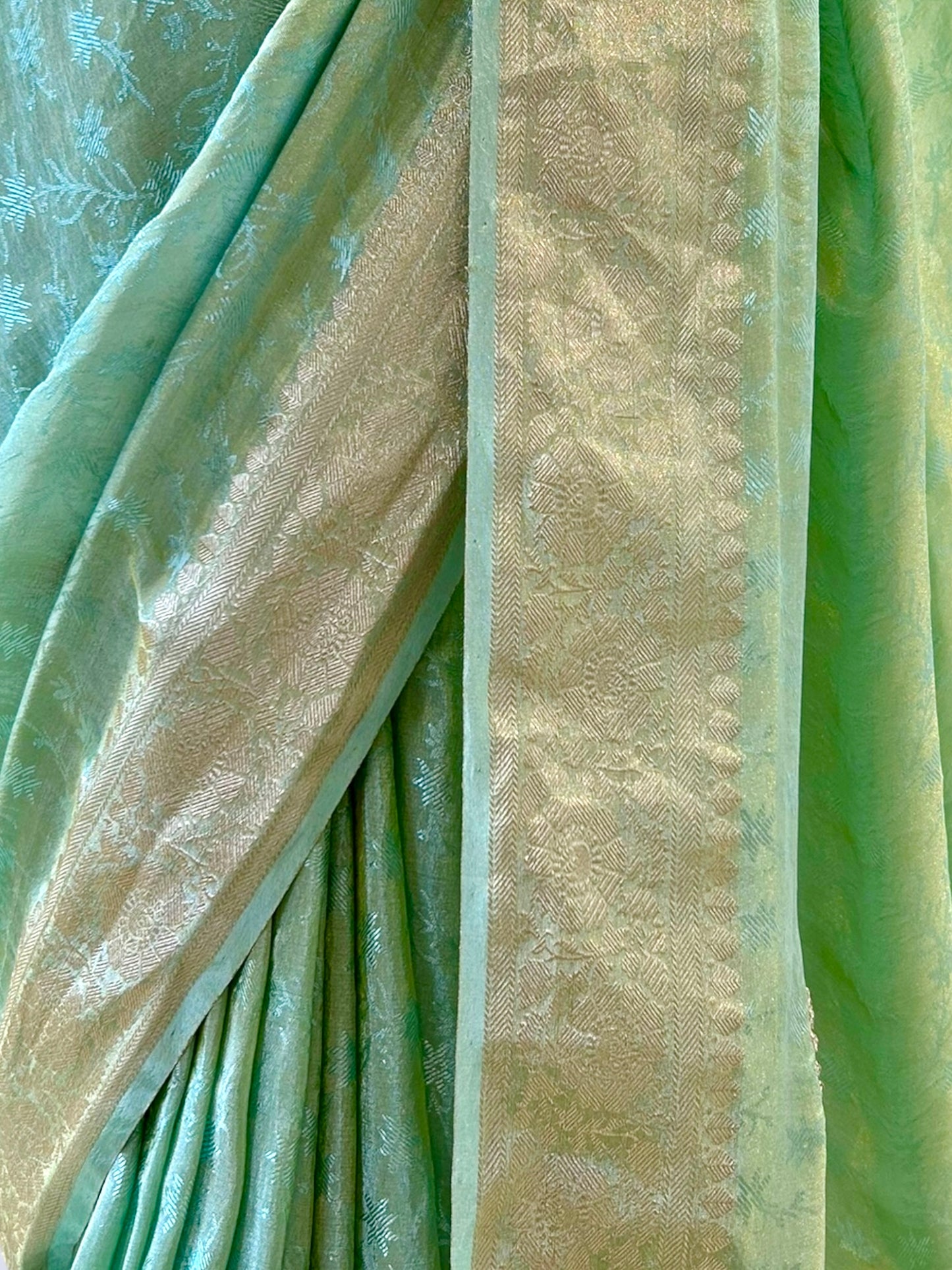 Soft tissue saree - Green