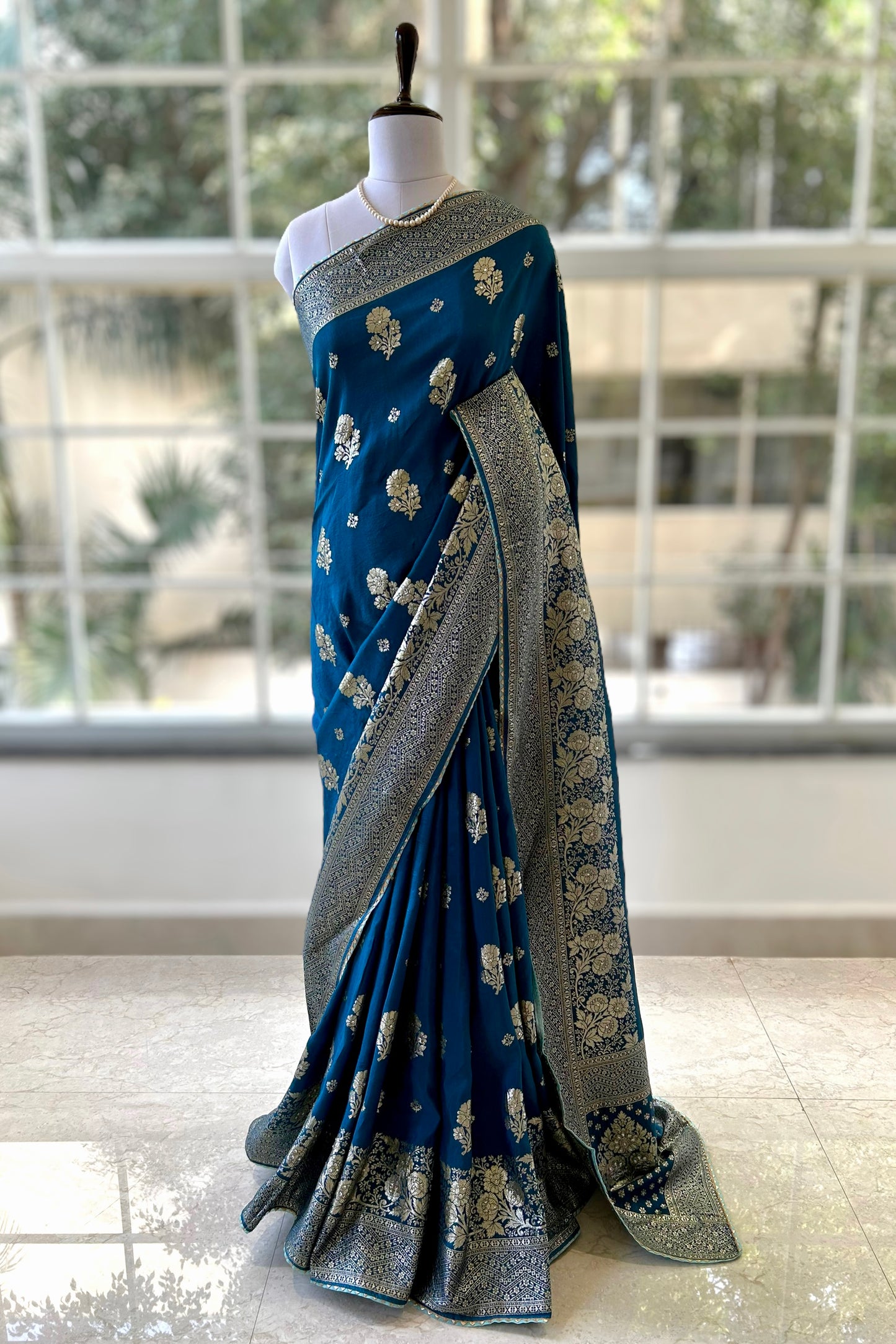 Zariwork Pure Dola silk saree - Navy Blue