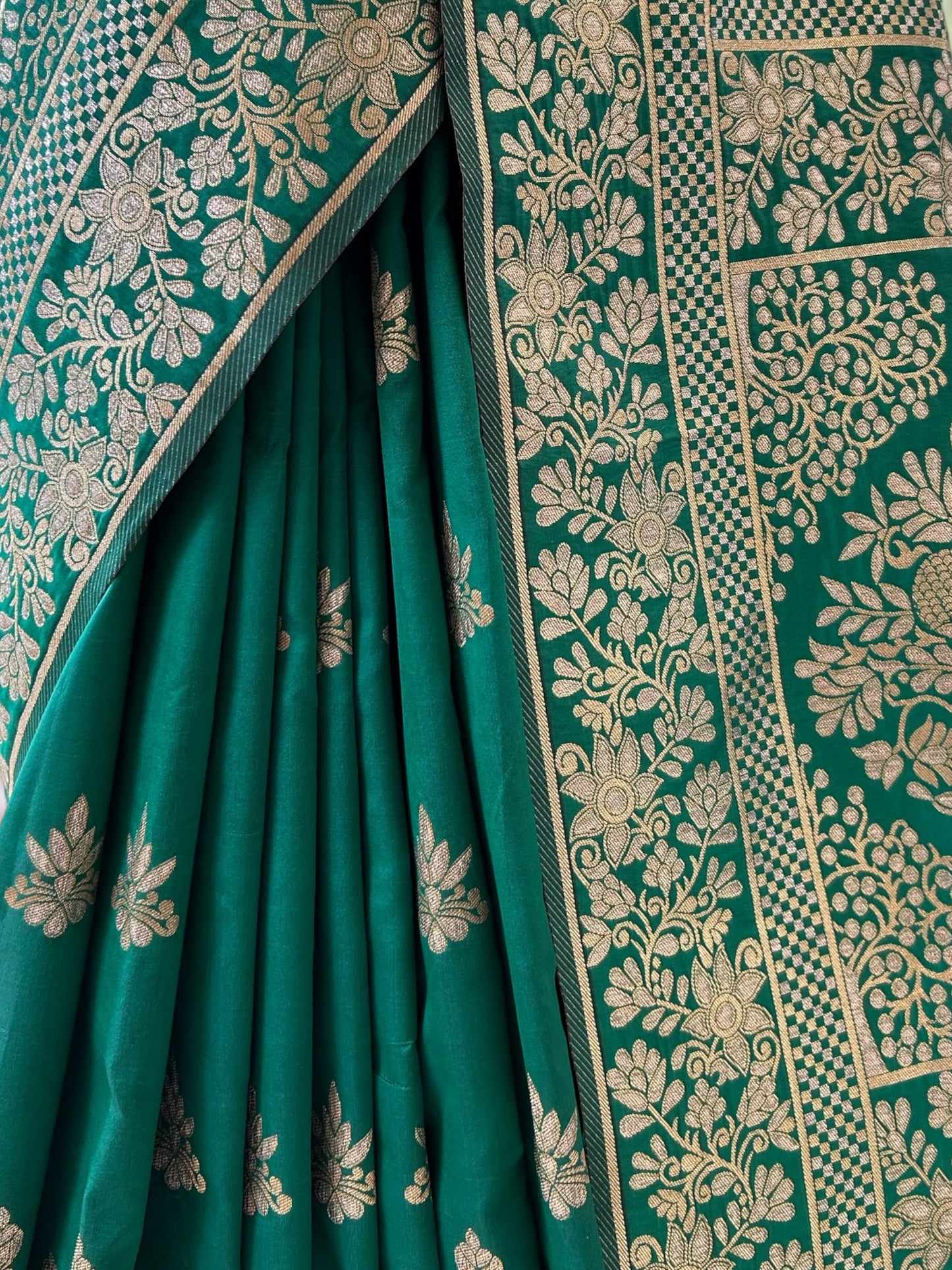 Zariwork soft silk saree - Green