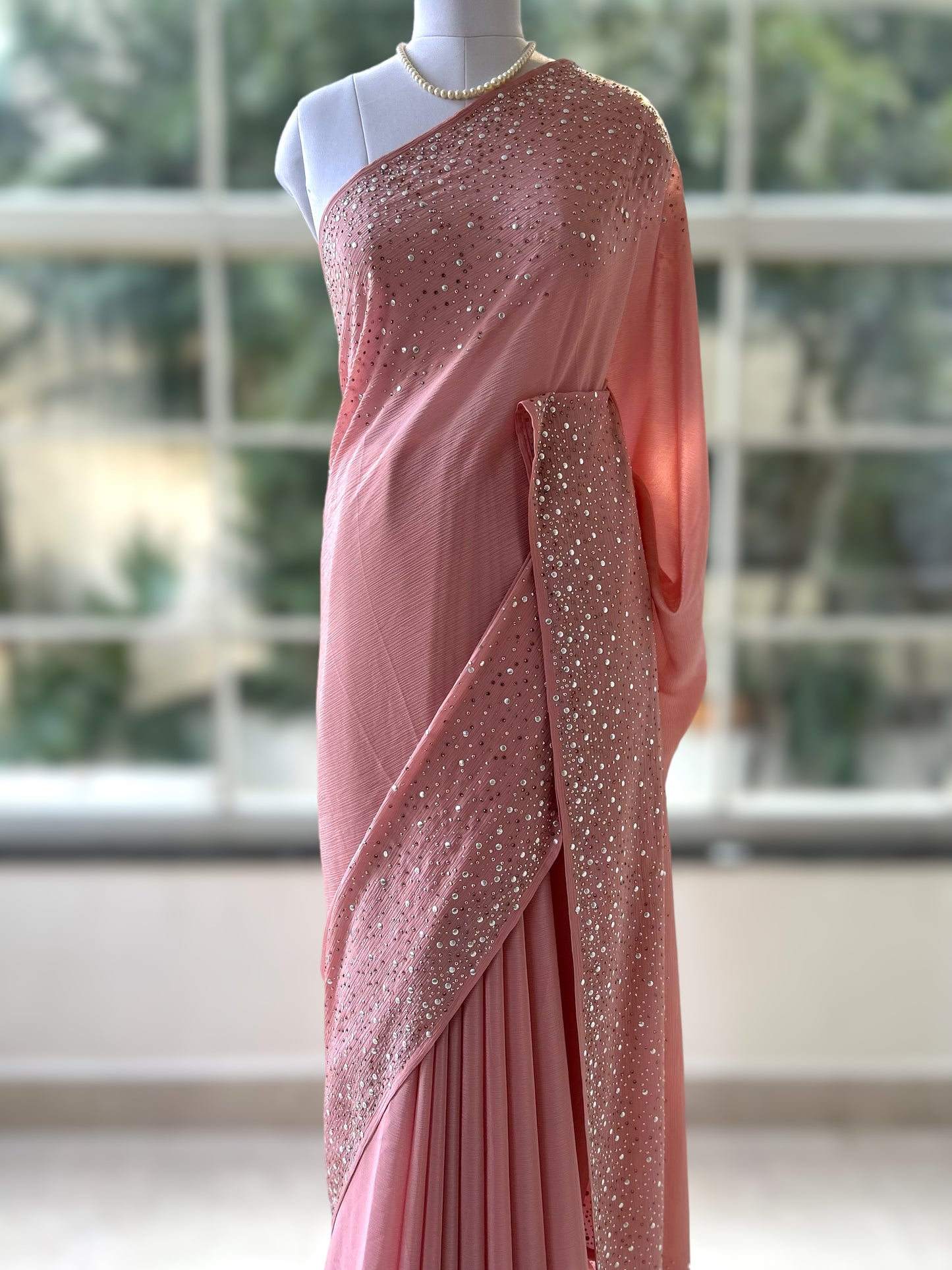 Starry sequins chiffon saree - Pink