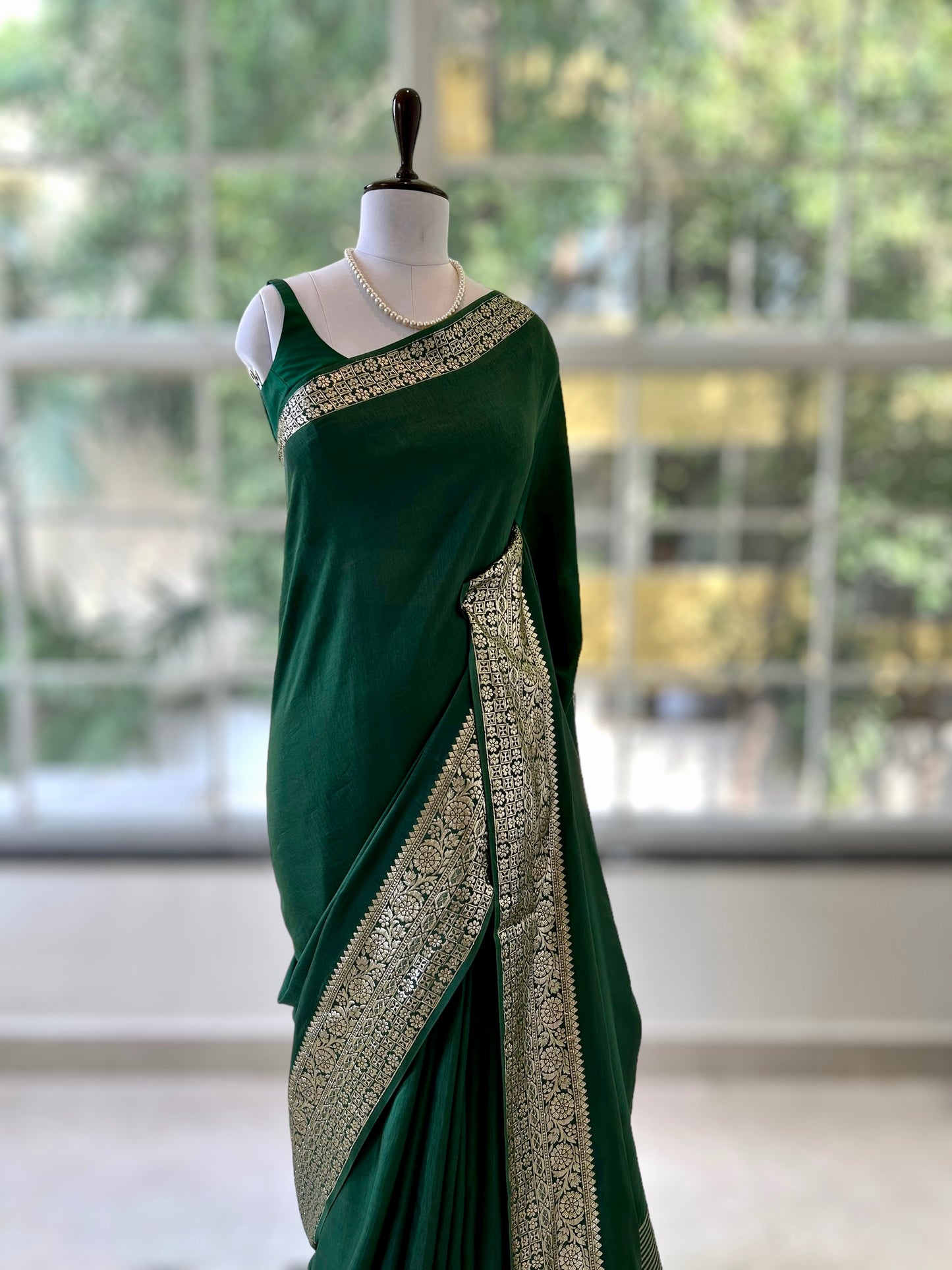 Dola silk saree - Bottle green