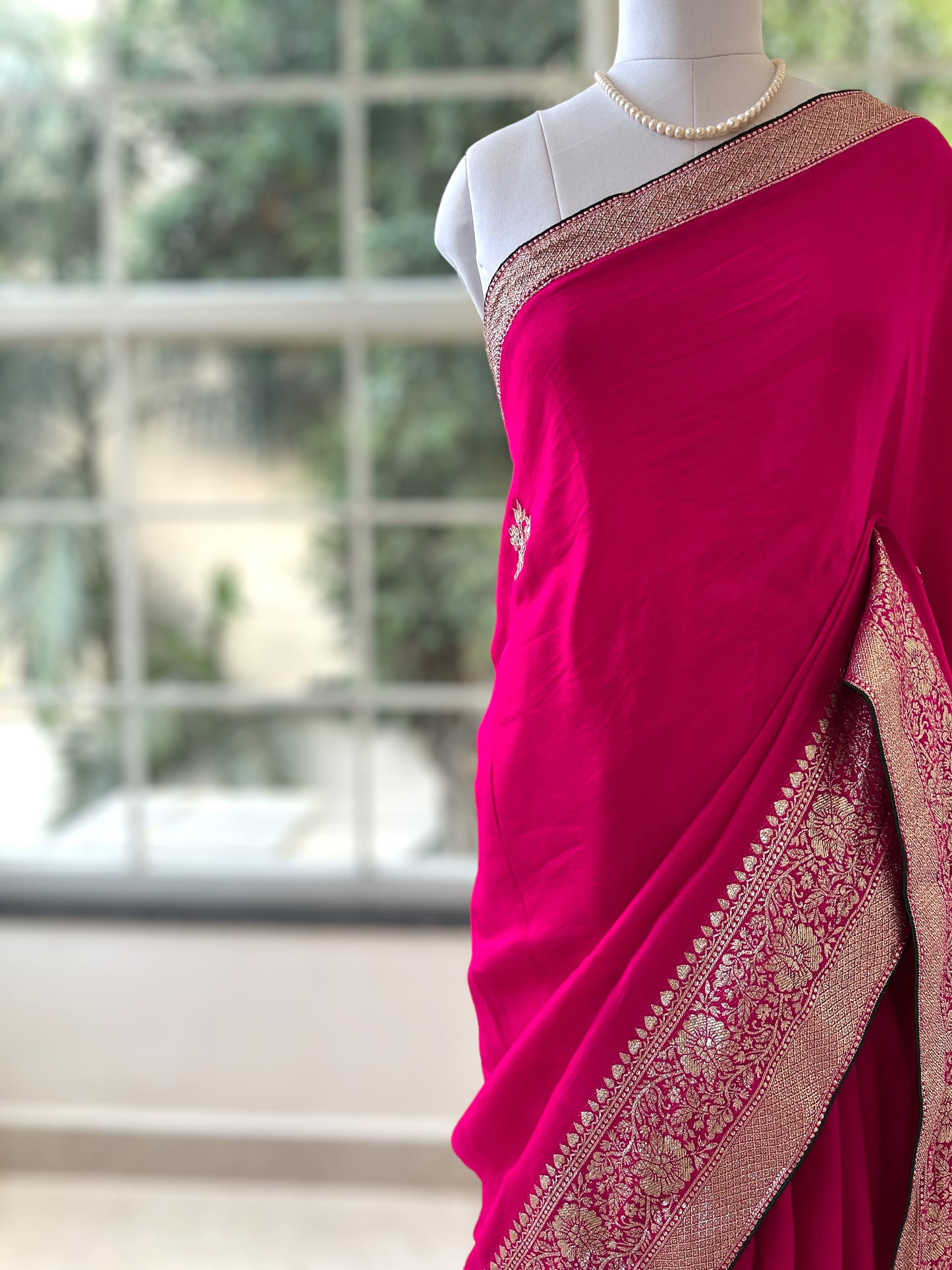 Pink motifs saree