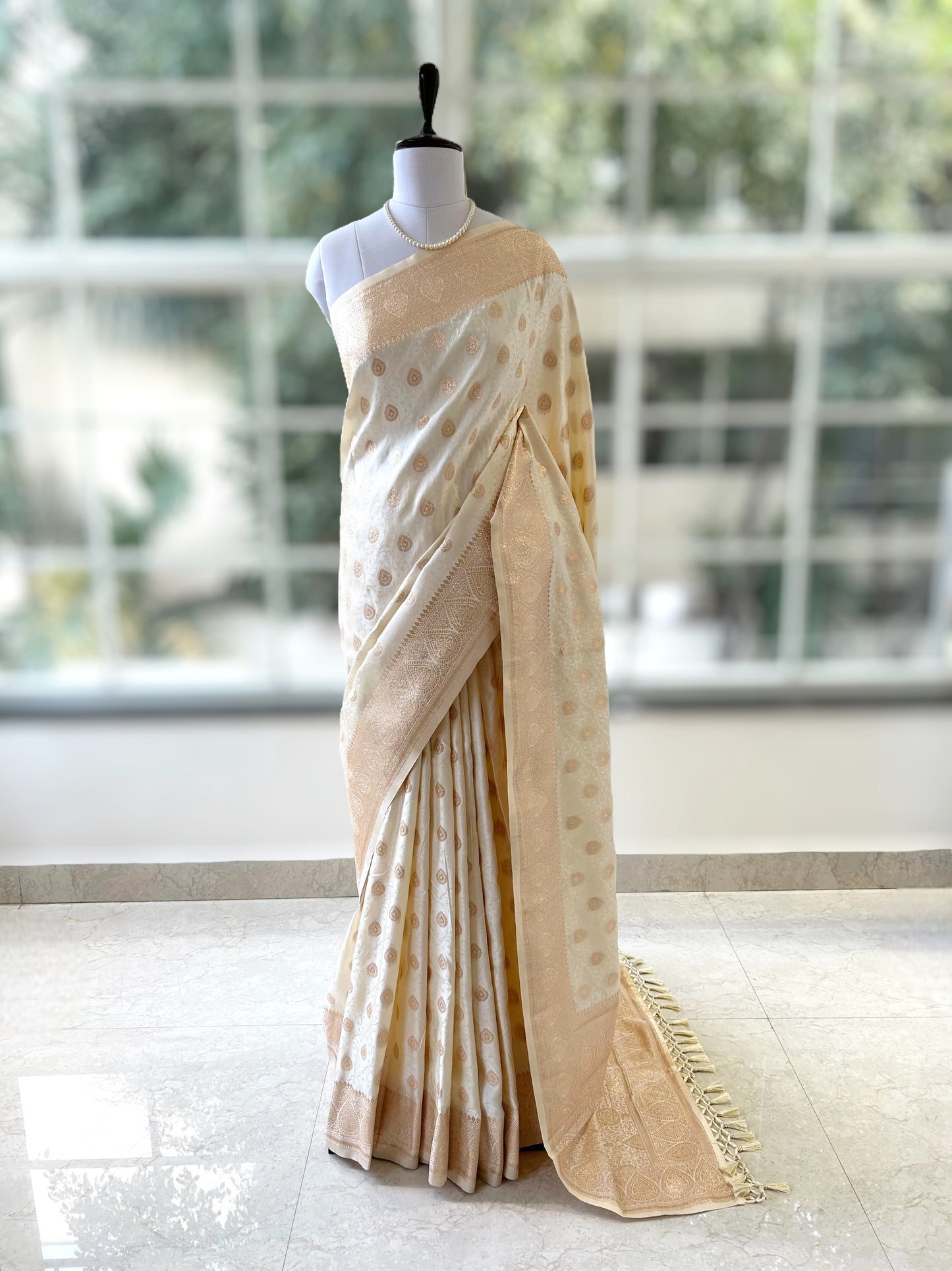 Zariwork silk saree - Cream